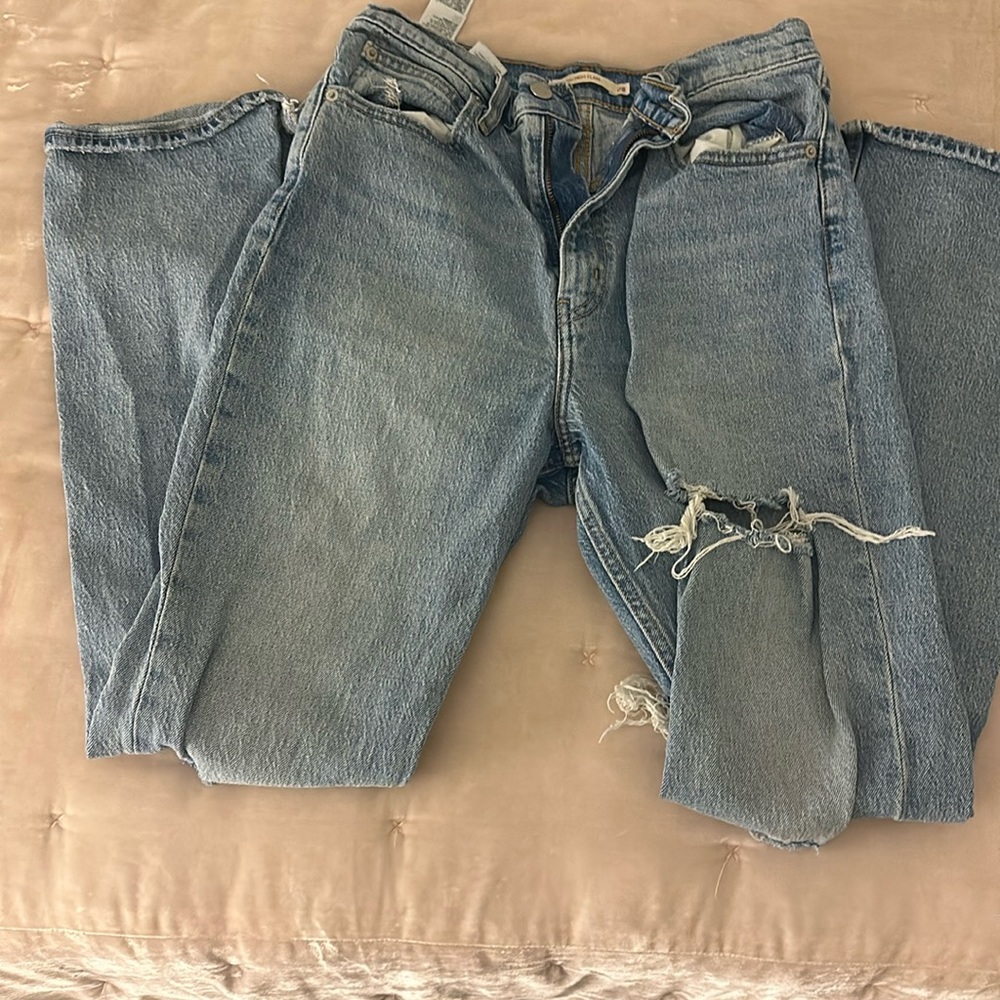 Selling, barely ever used Levi’s bellbottoms jeans